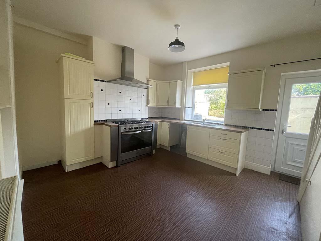 2 bedroom mid terrace house SSTC in Laneshawbridge - IMG_6521.jpg